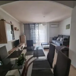 En La Zona Turistica De Apartamento